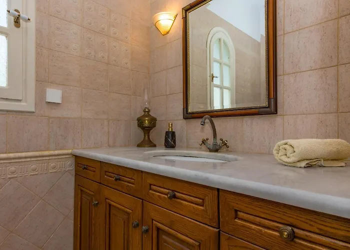 Vila Yiolanda Pool By 