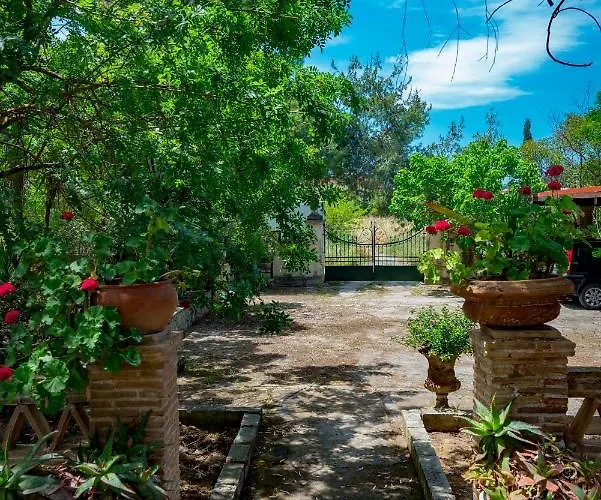 Vila Yiolanda Pool By 