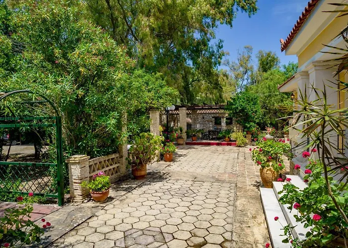 Vila Yiolanda Pool By 