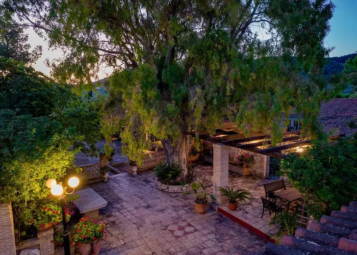 Vila Yiolanda Pool By 