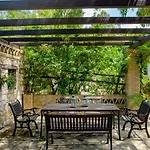 Vila Yiolanda Pool By 
